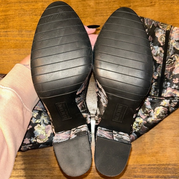 Kenneth Cole Reaction Time To Step Black Floral Knee High Boots Size 9 NWOT - Picture 3 of 4